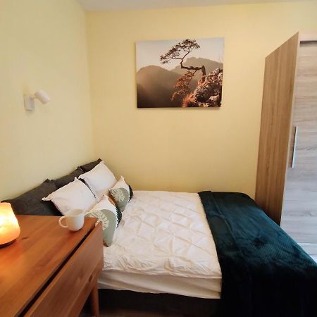 Yellow Apartment Величка Екстериор снимка